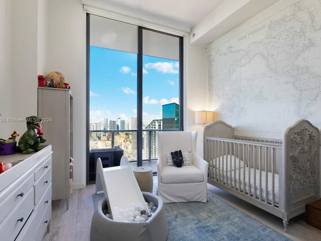 45 SW 9th St, Miami FL 33130