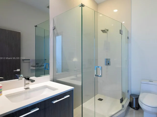 45 SW 9th St, Miami FL 33130