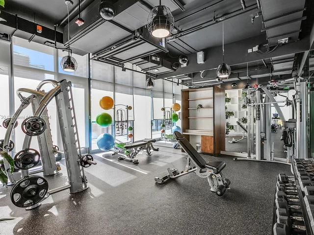 45 SW 9th St, Miami FL 33130