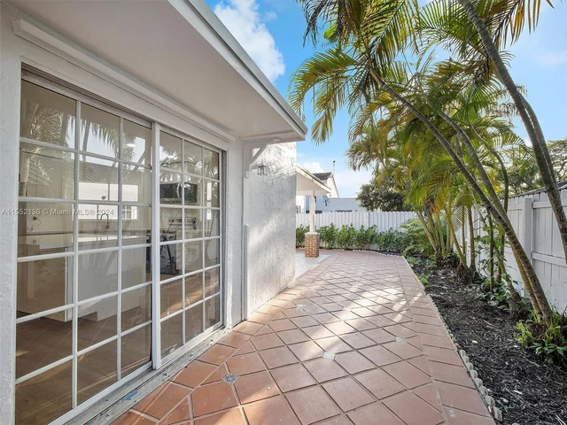 655 NW 123rd Ave, Miami FL 33182