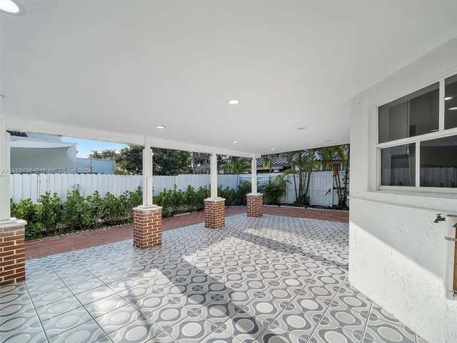 655 NW 123rd Ave, Miami FL 33182