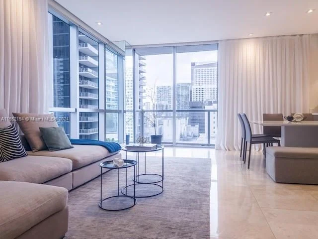 1060 Brickell Ave # 1517, Miami FL 33131