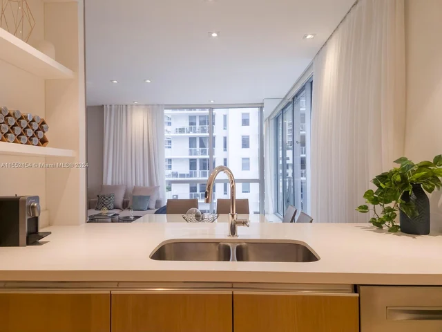 1060 Brickell Ave # 1517, Miami FL 33131