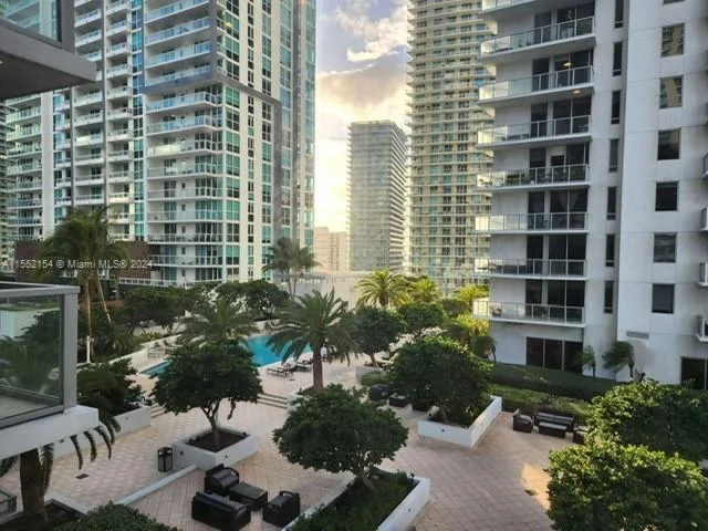 1060 Brickell Ave # 1517, Miami FL 33131