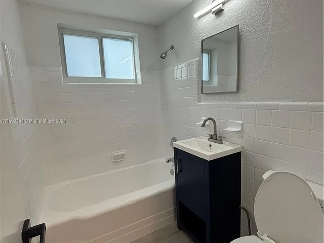 9270 E Bay Harbor Dr # 4A, Bay Harbor Islands FL 33154