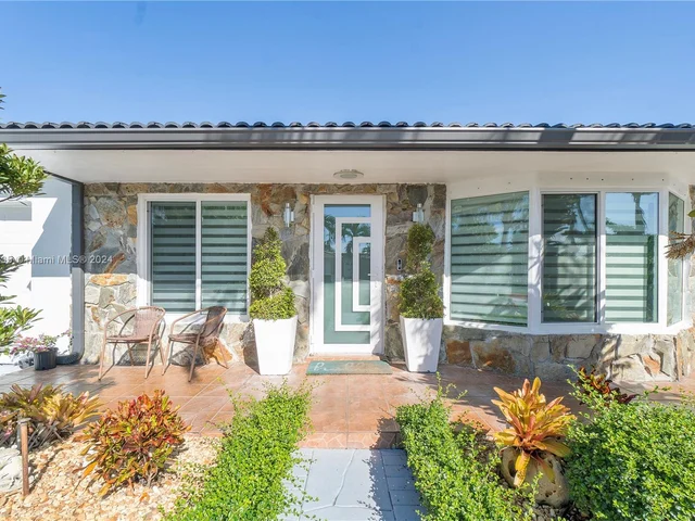 12555 SW 31st St, Miami FL 33175