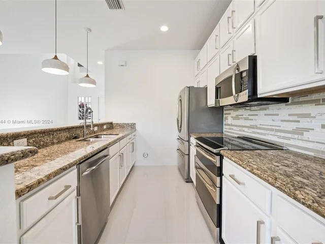 131 SE 7th Ave, Pompano Beach FL 33062