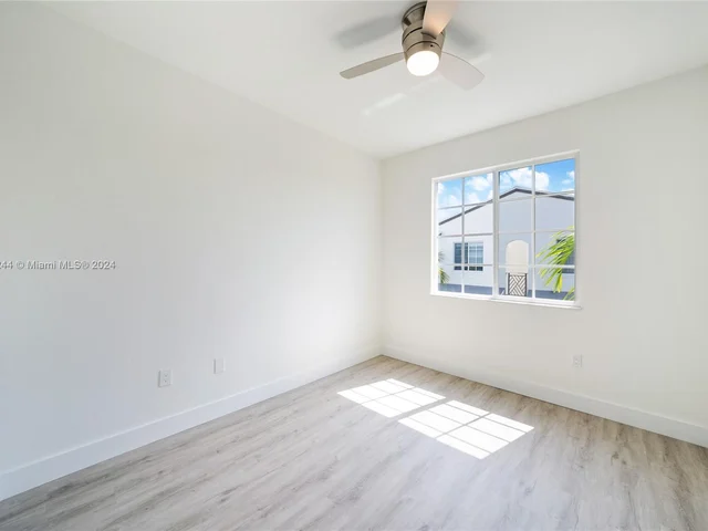 131 SE 7th Ave, Pompano Beach FL 33062