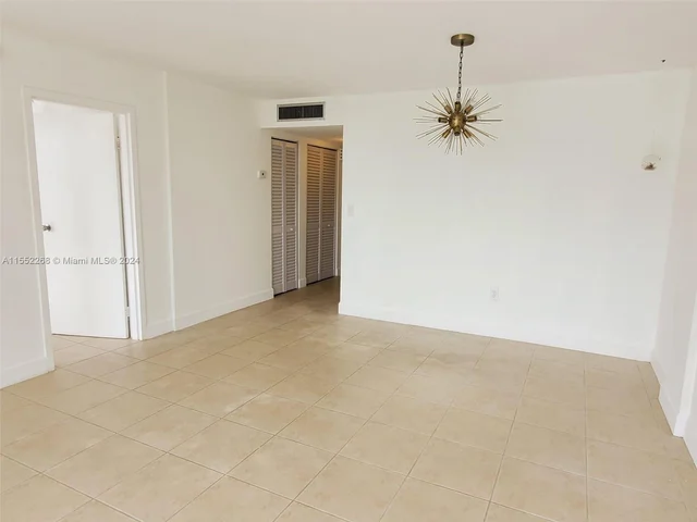 7900 Tatum Waterway Dr # 502, Miami Beach FL 33141