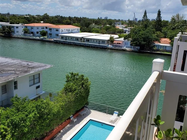 7900 Tatum Waterway Dr # 502, Miami Beach FL 33141