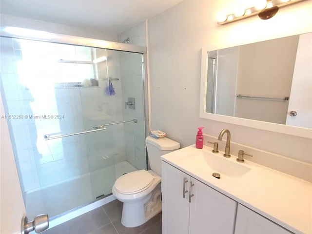 7900 Tatum Waterway Dr # 502, Miami Beach FL 33141