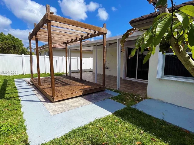 22912 SW 115 ct, Miami FL 33170