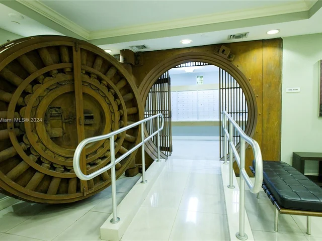 111 E Flagler St # 510, Miami FL 33131