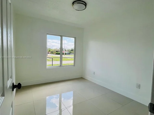 445 NE # 171, North Miami Beach FL 33162