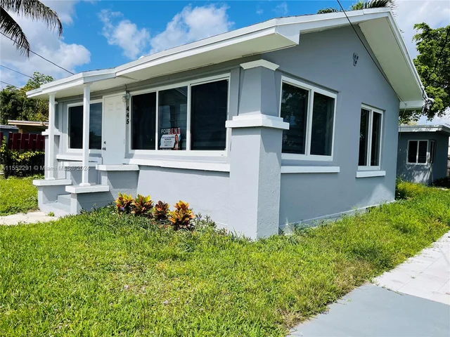 445 NE # 171, North Miami Beach FL 33162