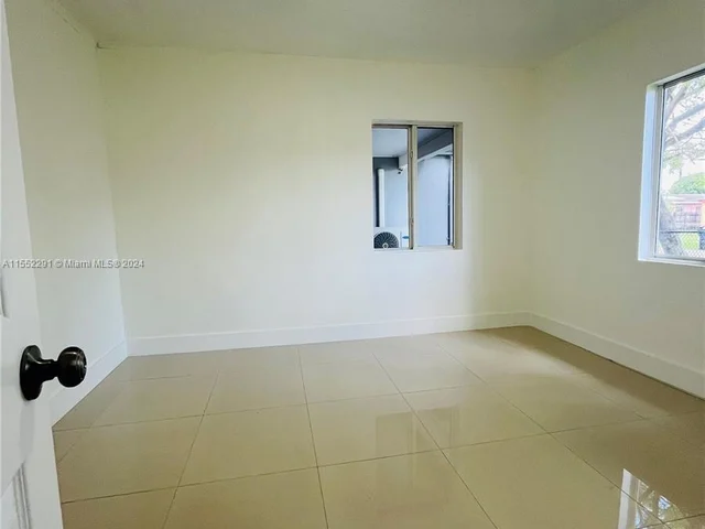 445 NE # 171, North Miami Beach FL 33162