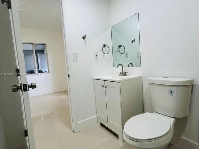 445 NE # 171, North Miami Beach FL 33162