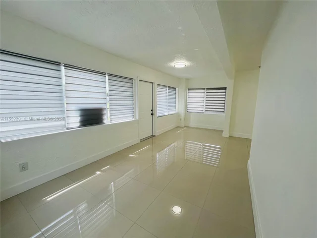 445 NE # 171, North Miami Beach FL 33162