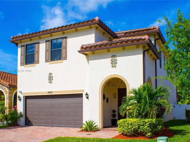 4919 NW 51st Ter, Tamarac FL 33319