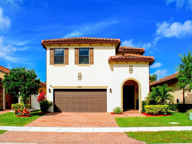 4919 NW 51st Ter, Tamarac FL 33319