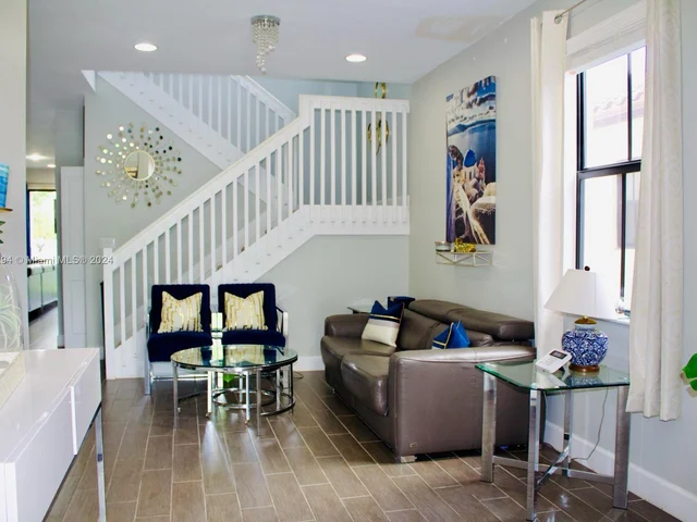 4919 NW 51st Ter, Tamarac FL 33319