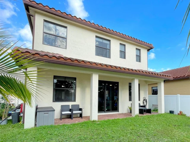 4919 NW 51st Ter, Tamarac FL 33319