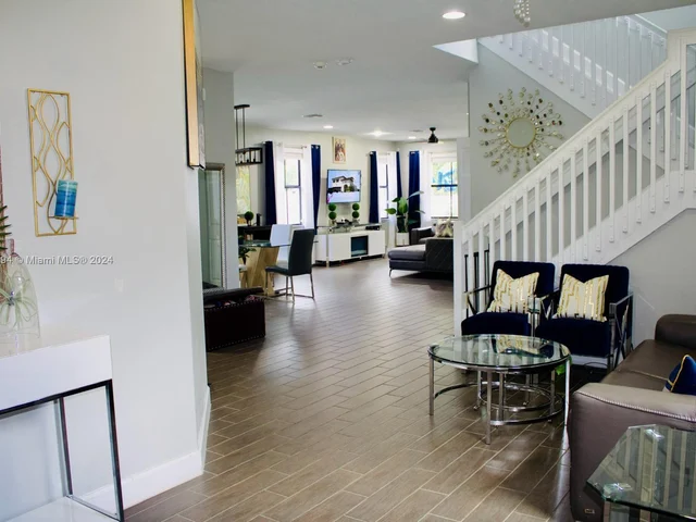 4919 NW 51st Ter, Tamarac FL 33319