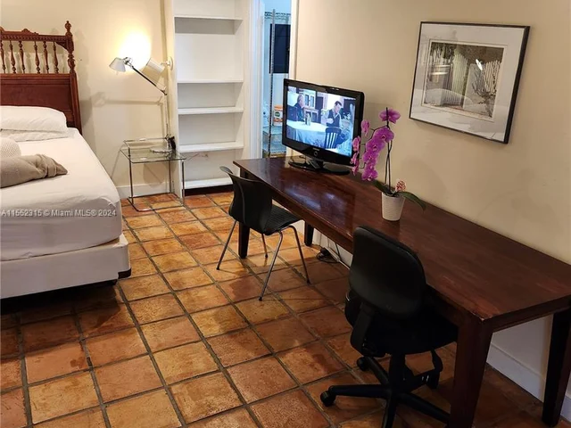 3940 Main Hwy, Miami FL 33133