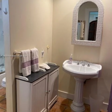 3940 Main Hwy, Miami FL 33133