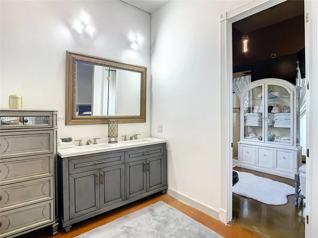 19870 SW 190th St, Miami FL 33187