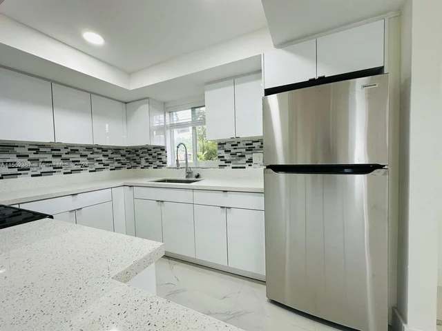 414 SE 14th St # 4, Fort Lauderdale FL 33316