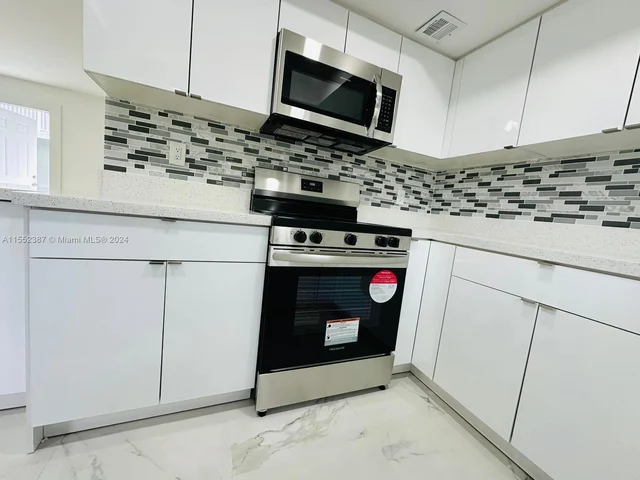 414 SE 14th St # 4, Fort Lauderdale FL 33316