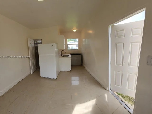 1030 NW 106th St, Miami FL 33150