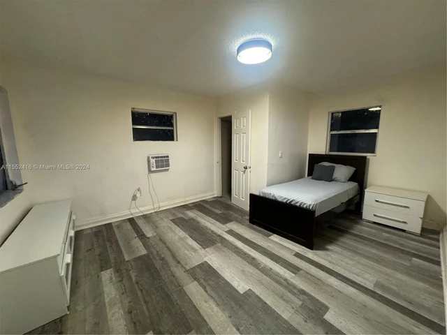 1030 NW 106th St, Miami FL 33150