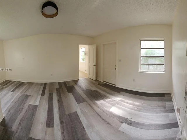 1030 NW 106th St, Miami FL 33150