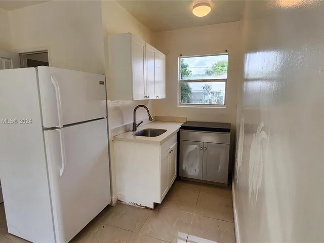 1030 NW 106th St, Miami FL 33150