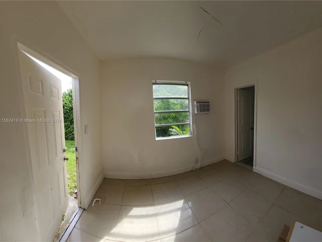 1030 NW 106th St, Miami FL 33150