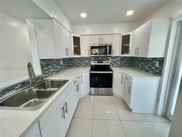 9702 SW 37 Terrace # 9702, Miami FL 33165