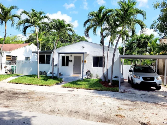 737 NW 41st St # 3, Miami FL 33127