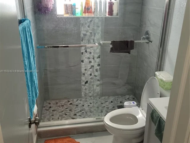 737 NW 41st St # 3, Miami FL 33127