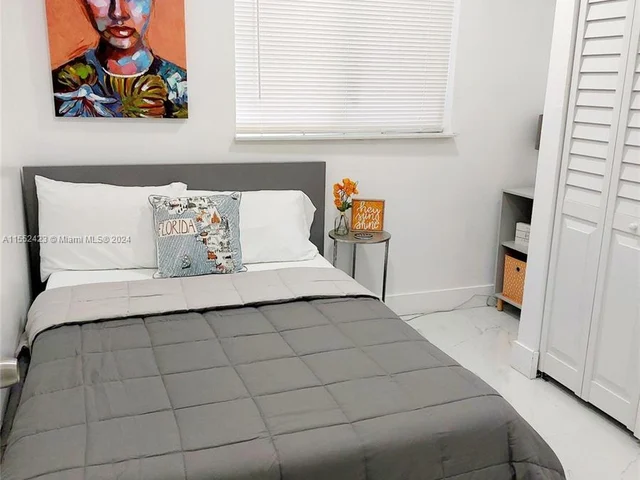 737 NW 41st St # 3, Miami FL 33127