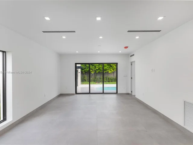 2453 SW 23rd St # 0, Miami FL 33145