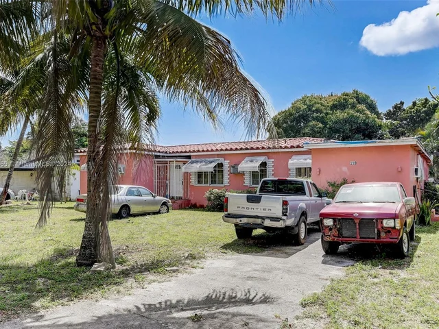 220 NW 145th St, Miami FL 33168