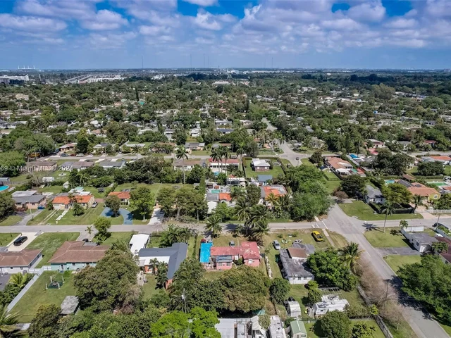 220 NW 145th St, Miami FL 33168
