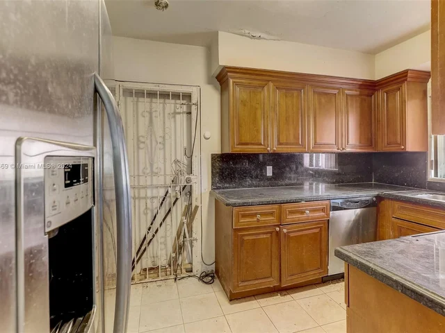 220 NW 145th St, Miami FL 33168