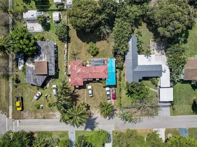 220 NW 145th St, Miami FL 33168