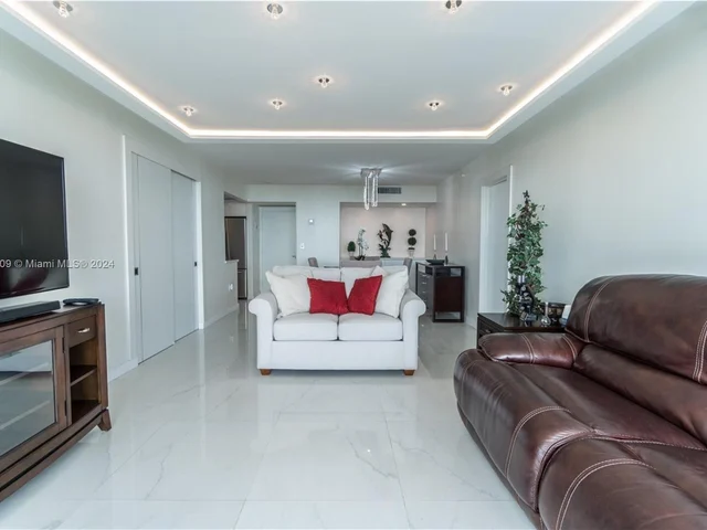 20515 E Country Club Dr # 2244, Aventura FL 33180