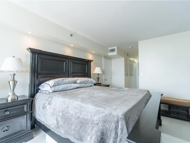 20515 E Country Club Dr # 2244, Aventura FL 33180