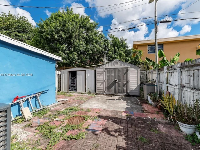 6501 Roosevelt St, Hollywood FL 33024