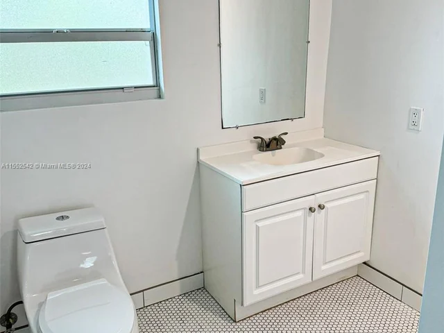 22850 SW 134th Ave # D, Miami FL 33170